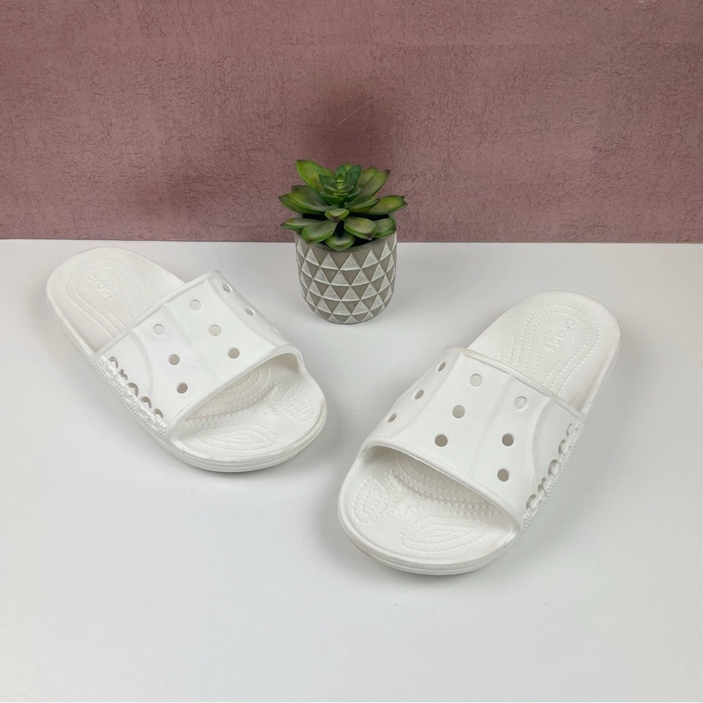 Crocs Solid White Slip On Sandals Shoes Casual Women Size 8